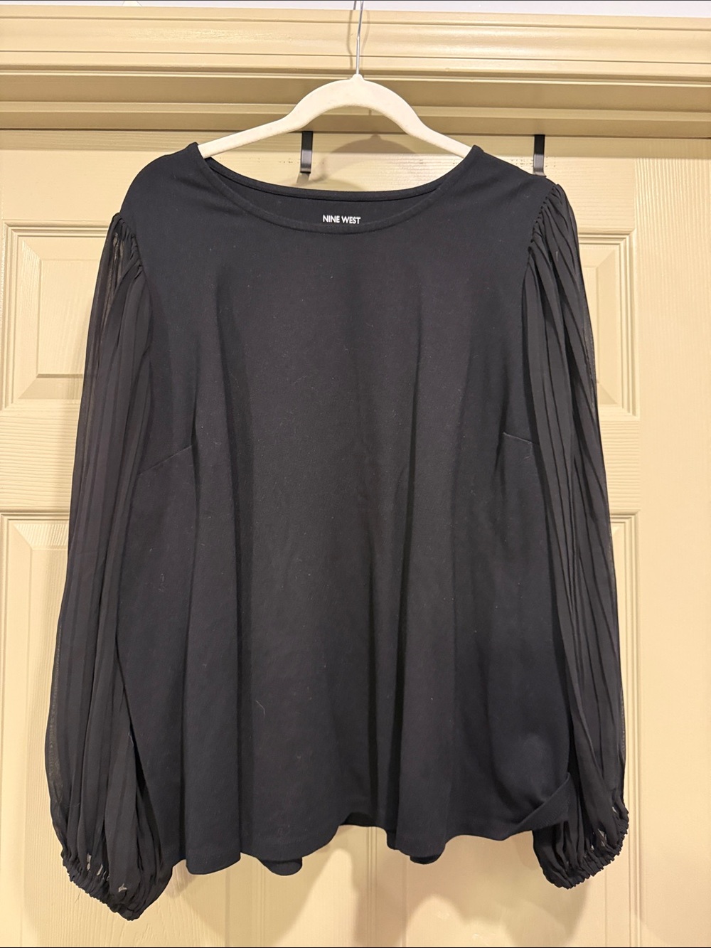 Nine West Black Long-Sleeve Pleated-Sleeve Blouse